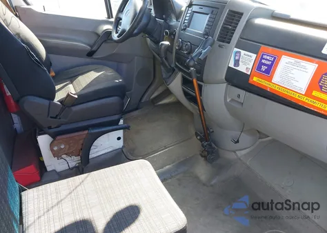 2016 Mercedes-Benz Sprinter 2500 High Roof из США, поврежденный, VIN WD3PE8DD6GP361062